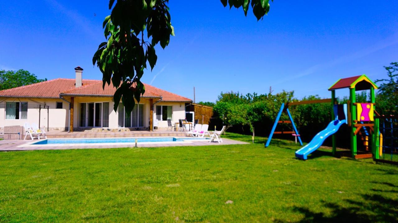 Вила Релакс - Villa Relax Sokolovo 外观 照片