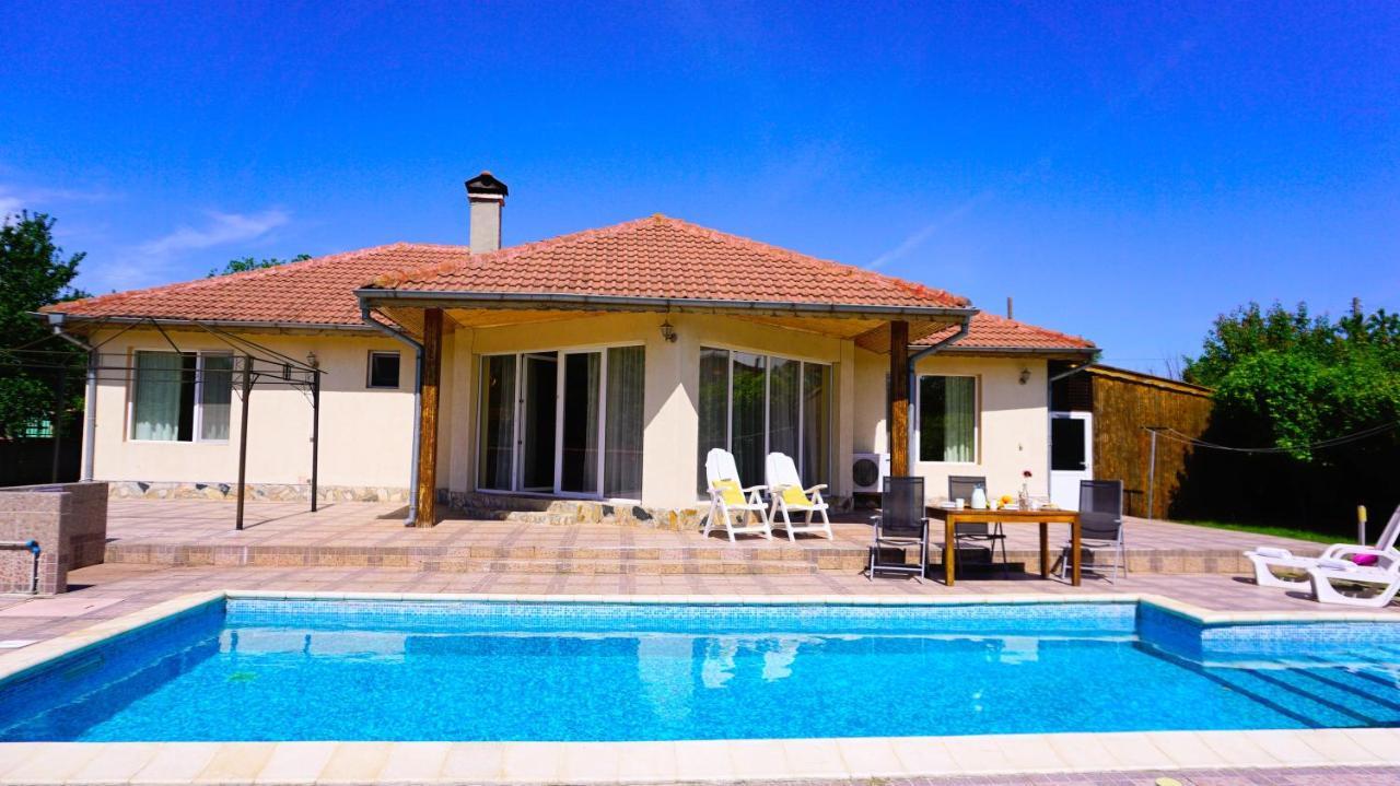 Вила Релакс - Villa Relax Sokolovo 外观 照片