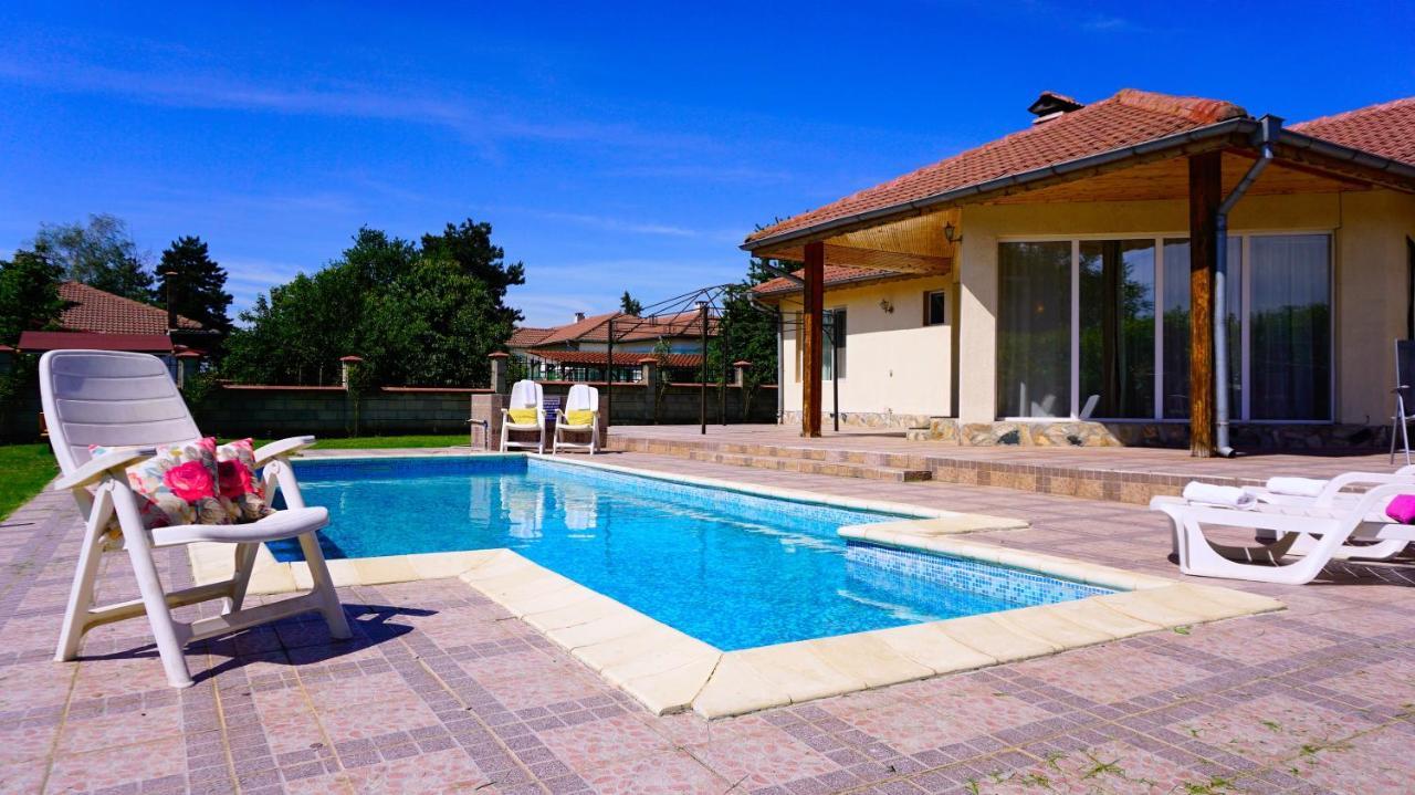 Вила Релакс - Villa Relax Sokolovo 外观 照片