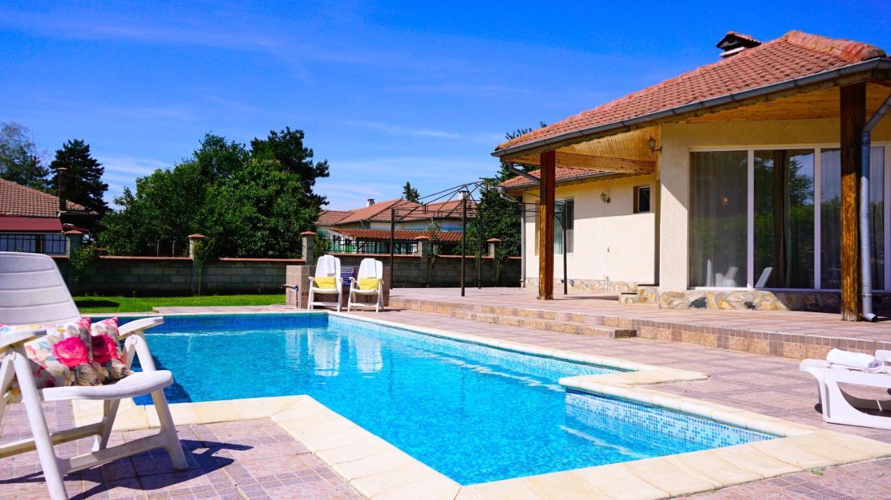 Вила Релакс - Villa Relax Sokolovo 外观 照片